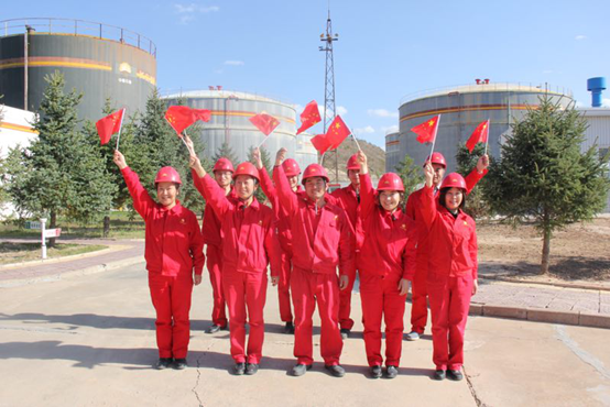 長(zhǎng)慶石油人這樣過國(guó)慶 堅(jiān)守崗位保障天然氣管道儲(chǔ)運(yùn)